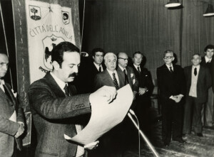 1981_02_22 I maestri Roman Vlad e Goffredo Petrassi nominati cittadini onorari aquilani inv 1024 vol 6.tif