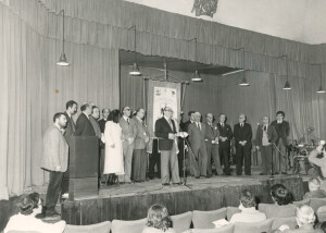 1981_02_22 I maestri Roman Vlad e Goffredo Petrassi nominati cittadini onorari aquilani inv 993 vol 6.tif