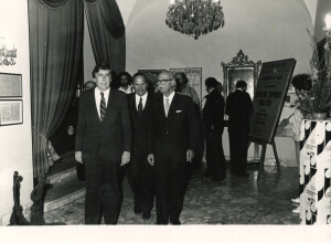 1982_08_21 Musicarchitettura Canada '82 - Cerimonia d'inaugurazione del Festival - autorità cittadine, regionali, ambasciatore del Canada a Roma Ghislain Hardy, diplomatici e autorità canadesi ann 1463 inv 1114 vol 6.tif