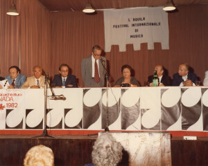 1982_08_21 Musicarchitettura Canada '82 - Cerimonia d'inaugurazione del Festival - autorità cittadine, regionali, ambasciatore del Canada a Roma Ghislain Hardy, diplomatici e autorità canadesi ann 1463 inv 1126 vol 6.tif