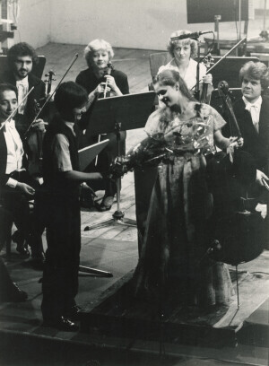 1982_09_11 Musicarchitettura '82 - Orchestra Sinfonica Abruzzese; Shauna Rolston, violoncello; Ermanno Florio, direzione - ann 1496 inv 1417 vol 8.tif