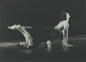 1982_10_17 Compagnia 'Danza Prospettiva' di Vittorio Biagi - Omaggio a Strawinskij; Gloria Brandani in 'Le Nozze' ann 1498 inv 1073 vol 8.tif