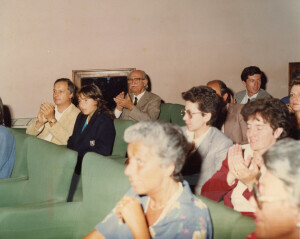 1982 Musicarchitettura '82 - Personaggi all'Auditorium - in primo piano l'avvocato Nino Carloni - Gruppo C miscellanee ann NN inv 1541 vol 8.tif