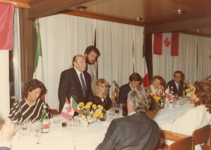 1982_09 Musicarchitettura '82 - Cena di gala di chiusura del festival presso il ristorante 'Il Tetto' - in foto il Ministro della Cultura canadese Fleming ann NN inv 1525 vol 8.tif