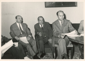 1970_10_07 Una riunione al foyer della Società dei Concerti; tra gli altri Nino Carloni, Battaglia, Barattelli, sindaco De Rubeis, A. Neri ann NN inv 211 vol 2.tif