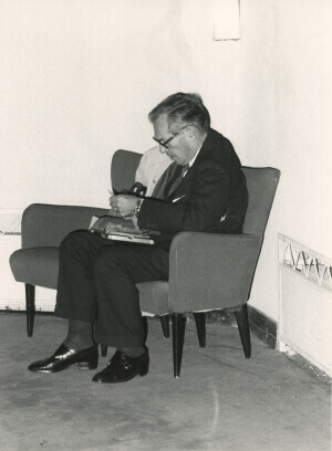 1983_11_09 Settimana Caselliana per il centenario della nascita di Alfredo Casella - Tavola rotonda su Casella ann 1619 inv 1794 vol 10.tif