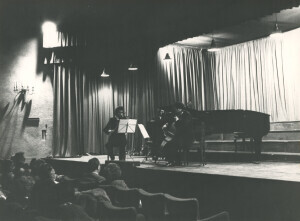 1983_12_08 Trio di Giovani  (Maurizio Daffunchio; Oreste De Tommaso; Carlo Benedetti) e Giuseppe Scotese in occasione del 50° anniversario della morte di B. Barattelli ann 1627 inv 1864 vol 11.tif