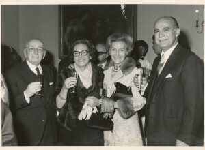 1970_10_24 Presentazione 25ma Stagione; in foto Presidente e Direttore Artistico con signore Nino Carloni e Flora Bellisari; Guido M. Gatti e Clelia Aldrovandi ann NN inv 237 vol 2.tif