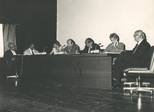 1984_07_08 Musicarchitettura '84 - Conferenza 'Costruire per la musica' - dibattito conclusivo ann 1736 inv 2129 vol 12.tif