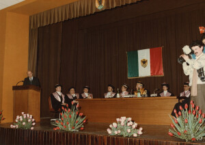 1985_03_13 Conferimento Laurea Honoris Causa al Maestro Goffredo Petrassi - Aula Magna dell'Università degli Studi dell'Aquila ann NN inv 2235 vol 13.tif