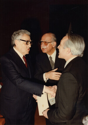 1985_03_13 Conferimento Laurea Honoris Causa al Maestro Goffredo Petrassi - Aula Magna dell'Università degli Studi dell'Aquila ann NN inv 2262 vol 13.tif