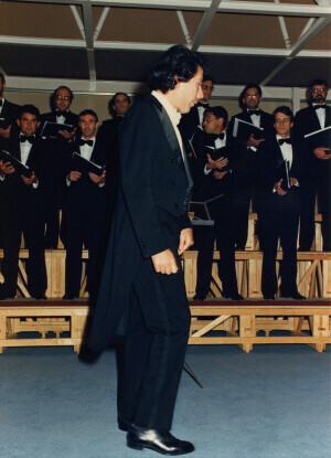 1986_09_30 Presentazione della 41esima stagione - Sala Michetti della Regione Abruzzo - esibizione di un complesso corale  inv 2411 vol 14.tif