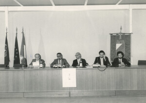 1986_09_30 Presentazione della 41esima stagione - Sala Michetti della Regione Abruzzo - esibizione di un complesso corale inv 6576 vol 14.tif