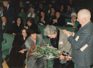 1991_12_09 Cerimonia d'intitolazione dell'Auditorium a Nino Carloni - presenti anche il M° Goffredo Petrassi e il M° Roman Vlad inv 2714 vol 15.tif