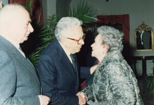 1991_12_09 Cerimonia d'intitolazione dell'Auditorium a Nino Carloni - presenti anche il M° Goffredo Petrassi e il M° Roman Vlad inv 6475 vol 15.tif