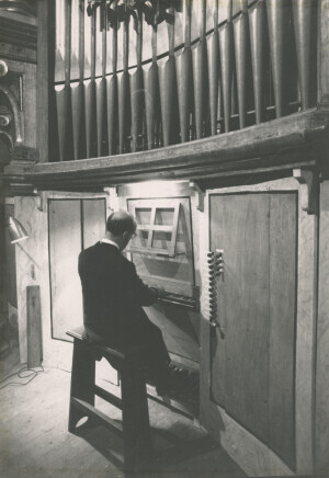 1992_07_04 Luigi Ferdinando Tagliavini inaugura il restaurato Organo di San Bernardino - inv 2717 vol 15.tif