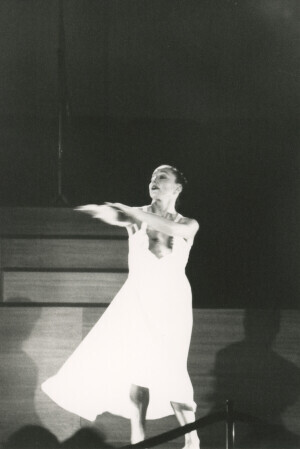 1993_11_14 Patrizia Cerroni e I Danzatori Scalzi inv 6558 vol 15.tif