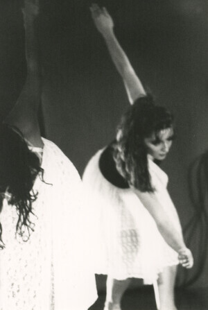 1993_11_14 Patrizia Cerroni e I Danzatori Scalzi inv 6561 vol 15.tif