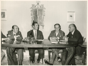 1973_10_12 Presentazione della 28ma Stagione al foyer dell'Ente - Tra gli altri Roman Vlad, Carloni, De Rubeis ann NN inv 446 vol 3.tif