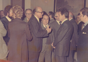 1975_11_07 Orchestra Sinfonica Abruzzese - In foto l'avv. Nino Carloni, il Sindaco Ubaldo Lopardi, il Segretario del PCI Enrico Berlinguer - ann 926 inv 489 vol 3.tif