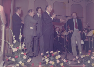 1975_11_07 Orchestra Sinfonica Abruzzese - In foto vari personaggi quali Carloni, Vlad, Antonellini, Verna, sindaco Lopardi, Berlinguer - ann 926 inv 498 vol 3.tif