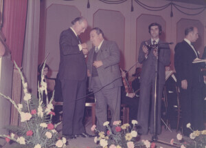 1975_11_07 Orchestra Sinfonica Abruzzese - In foto vari personaggi quali Carloni, Vlad, Antonellini, Verna, sindaco Lopardi, Berlinguer - ann 926 inv 512 vol 3.tif