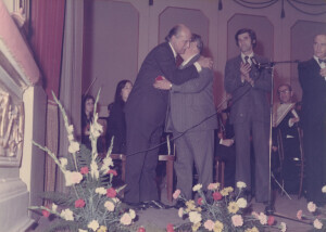 1975_11_07 Orchestra Sinfonica Abruzzese - In foto vari personaggi quali Carloni, Vlad, Antonellini, Verna, sindaco Lopardi, Berlinguer - ann 926 inv 513 vol 3.tif