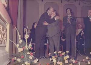 1975_11_07 Orchestra Sinfonica Abruzzese - In foto vari personaggi quali Carloni, Vlad, Antonellini, Verna, sindaco Lopardi, Berlinguer - ann 926 inv 514 vol 3.tif