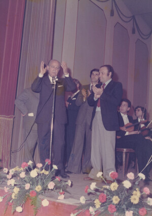 1975_11_07 Orchestra Sinfonica Abruzzese - In foto vari personaggi quali Carloni, Vlad, Antonellini, Verna, sindaco Lopardi, Berlinguer - ann 926 inv 519 vol 3.tif