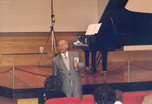 2003_03_09 G. Spezzaferri ricorda G. Petrassi inv 6641 vol 21.tif