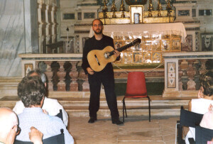 2002_06_23 M. Mela, Rass. Chitarre in chiostro inv 4279 vol 21.tif