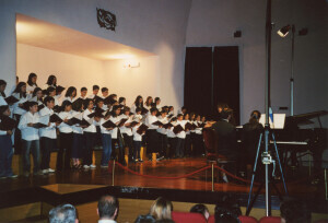 2002_06_21 Coro di voci bianche Barattelli e Annarita Santagada, pianoforte inv 4256 vol 20.tif