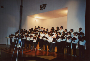 2002_06_21 Coro di voci bianche Barattelli e Annarita Santagada, pianoforte inv 4259 vol 20.tif