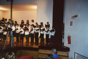 2002_06_21 Coro di voci bianche Barattelli e Annarita Santagada, pianoforte inv 4262 vol 20.tif