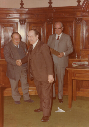 1980_03_23 - 70° compleanno dell'Avv. Nino Carloni - Festeggiamenti nella Sala del Consiglio Comunale ann NN inv 846 vol 5.tif