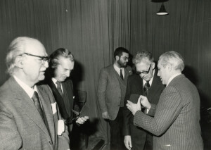 1981_02_22 I maestri Roman Vlad e Goffredo Petrassi nominati cittadini onorari aquilani inv 1004 vol 6.tif