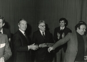 1981_02_22 I maestri Roman Vlad e Goffredo Petrassi nominati cittadini onorari aquilani inv 1009 vol 6.tif