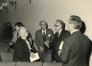 1981_02_22 I maestri Roman Vlad e Goffredo Petrassi nominati cittadini onorari aquilani inv 1016 vol 6.tif