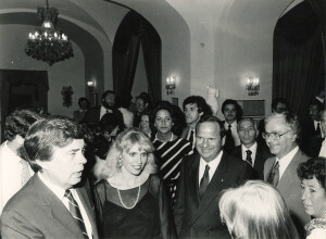 1982_08_21 Musicarchitettura Canada '82 - Cerimonia d'inaugurazione del Festival - autorità cittadine, regionali, ambasciatore del Canada a Roma Ghislain Hardy, diplomatici e autorità canadesi ann 1463 inv 1118 vol 6.tif