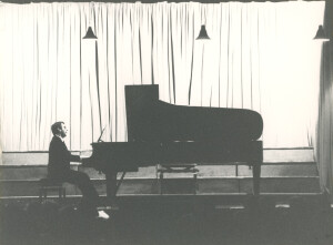 1983_12_08 Trio di Giovani  (Maurizio Daffunchio; Oreste De Tommaso; Carlo Benedetti) e Giuseppe Scotese in occasione del 50° anniversario della morte di B. Barattelli ann 1627 inv 1870 vol 11.tif