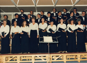 1986_09_30 Presentazione della 41esima stagione - Sala Michetti della Regione Abruzzo - esibizione di un complesso corale  inv 2414 vol 14.tif