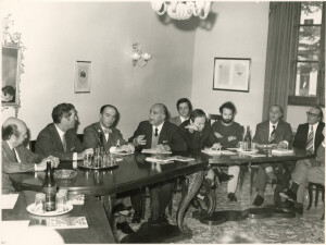 1973_10_12 Presentazione della 28ma Stagione al foyer dell'Ente - Tra gli altri Roman Vlad, Carloni, De Rubeis ann NN inv 448 vol 3.tif