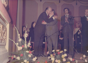 1975_11_07 Orchestra Sinfonica Abruzzese - In foto vari personaggi quali Carloni, Vlad, Antonellini, Verna, sindaco Lopardi, Berlinguer - ann 926 inv 514 vol 3.tif