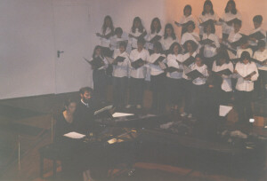 2002_06_21 Coro di voci bianche Barattelli e Annarita Santagada, pianoforte inv 4260 vol 20.tif
