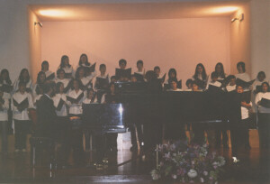 2002_06_21 Coro di voci bianche Barattelli e Annarita Santagada, pianoforte inv 4263 vol 20.tif